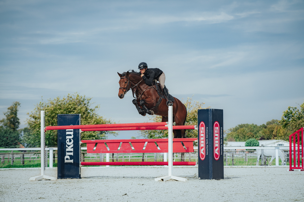 Шлем Airluxe Pure Shiny Black. Pikeur 10
