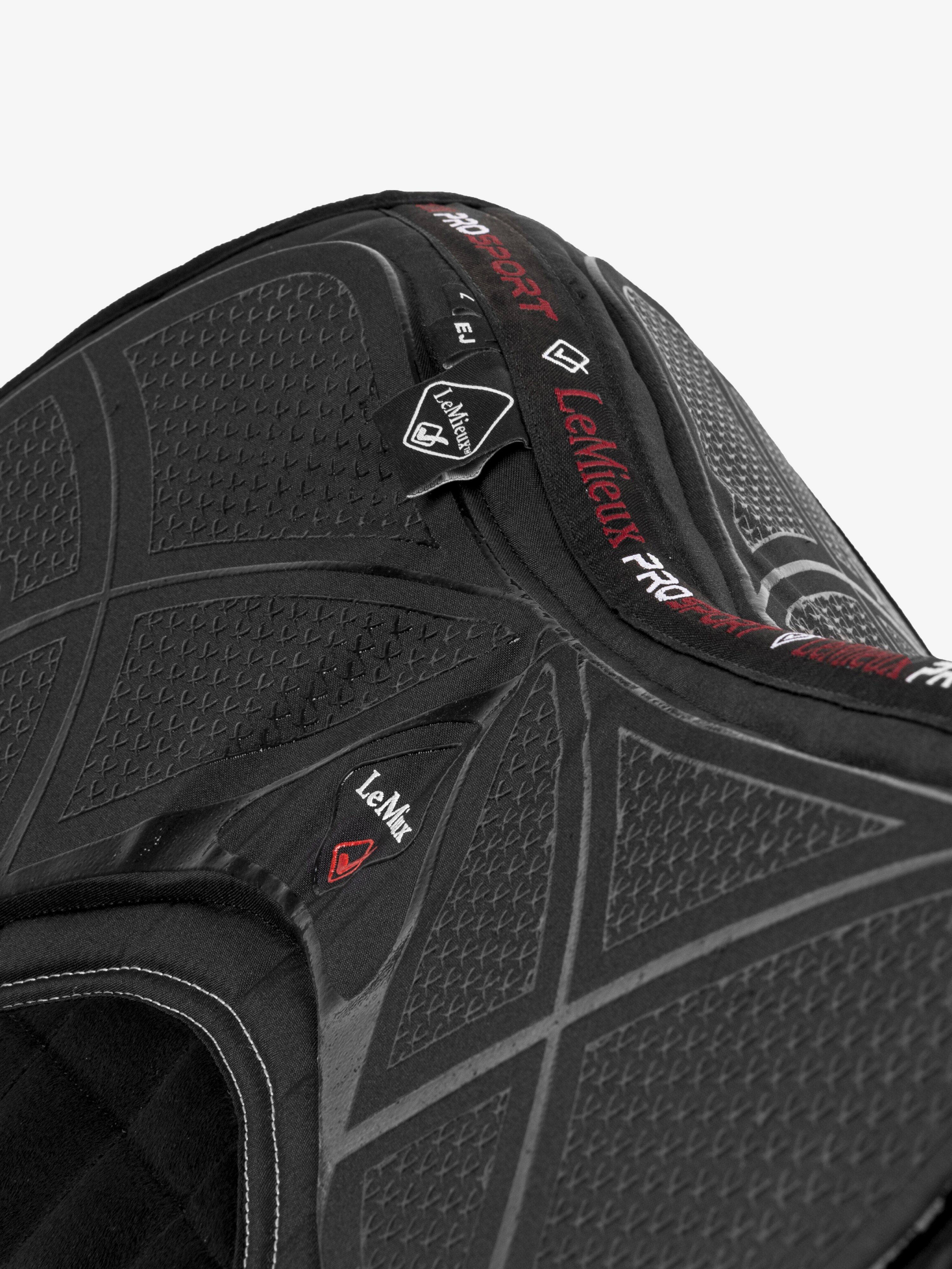 Вальтрап конкурный с амортизатором X-Grip Silicone EuroJump Square Black. LeMieux 4