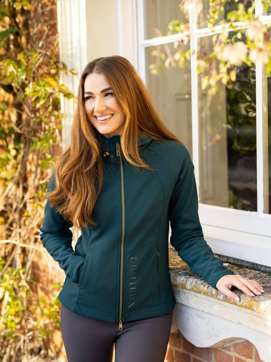 Куртка Charlotte Soft Shell Spruce, женская, с капюшоном. LeMieux 5