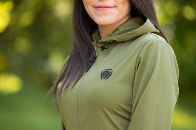 Куртка ветровка с капюшоном Olive. Covalliero 4