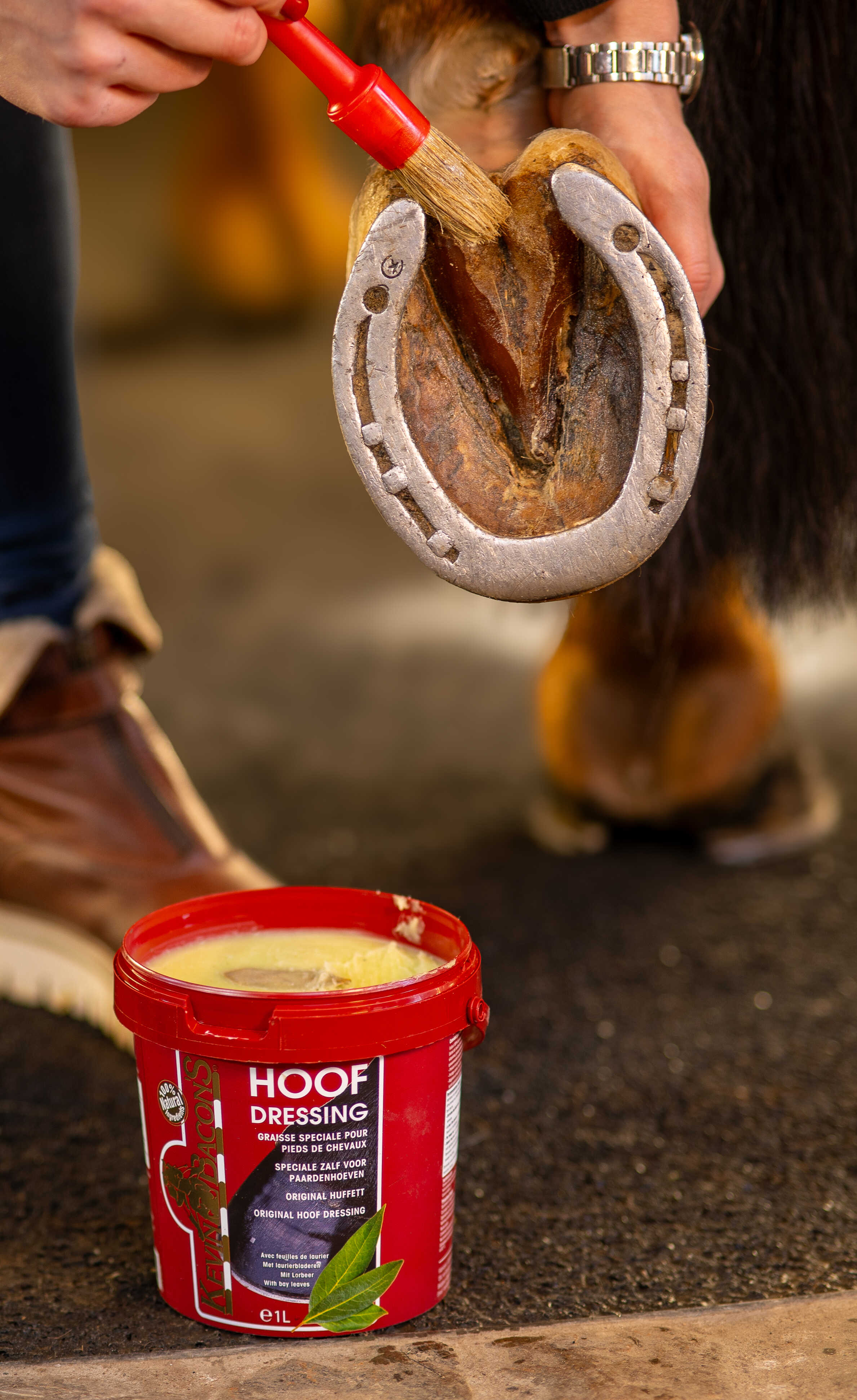 Мазь для копыт универсальная Hoof Dressing Original, 1 кг. KEVIN BACON'S 3