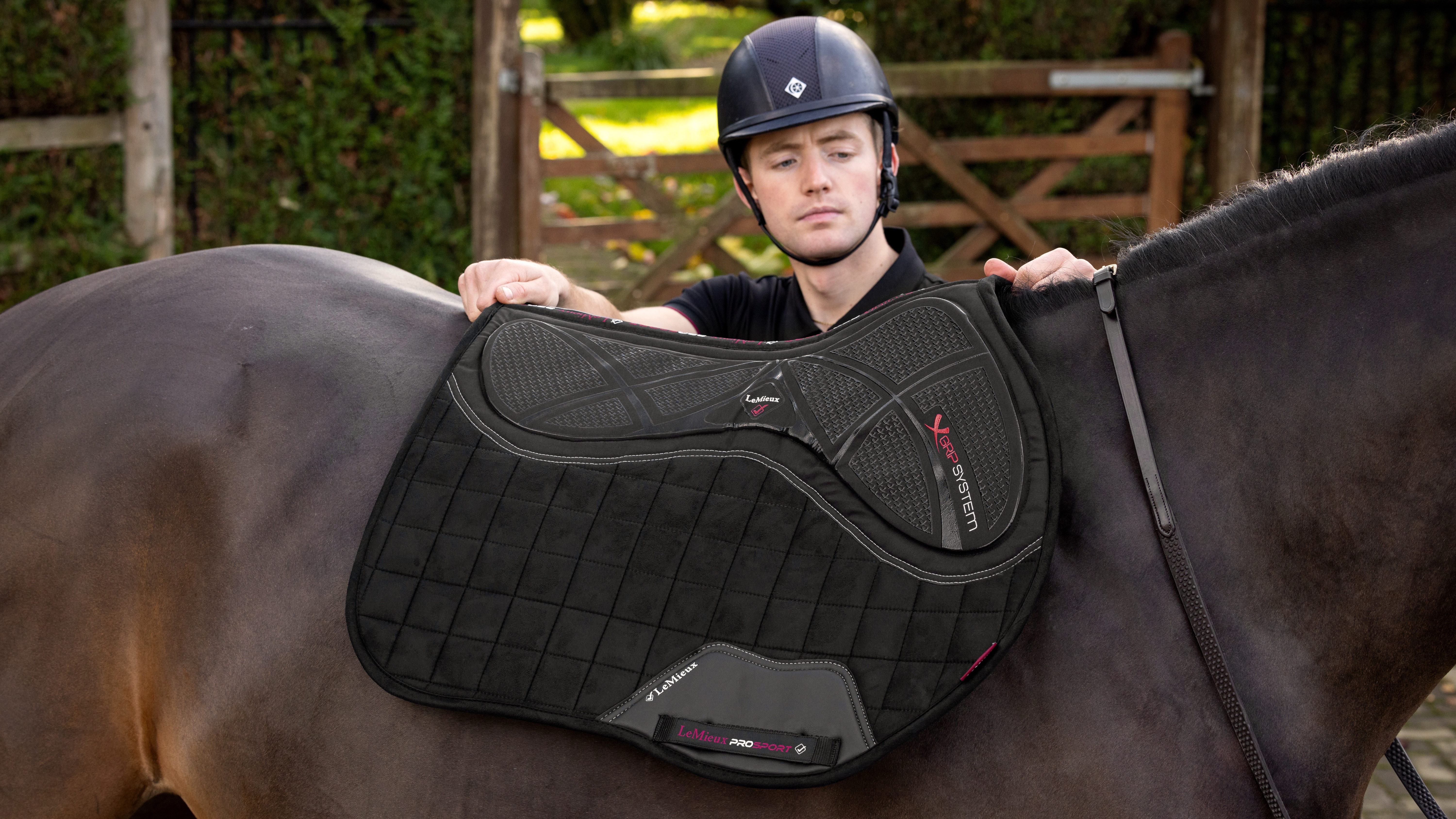 Вальтрап конкурный с амортизатором X-Grip Silicone EuroJump Square Black. LeMieux 5